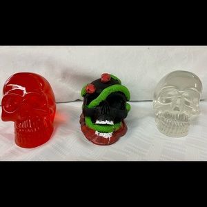 Resin skulls one size